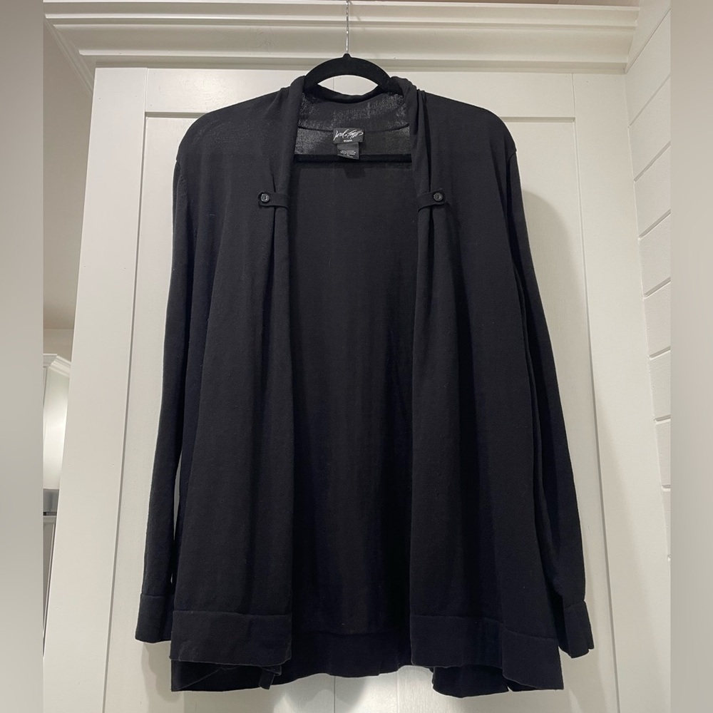 Lord‎ & Taylor Woman Cardigan Size 1X